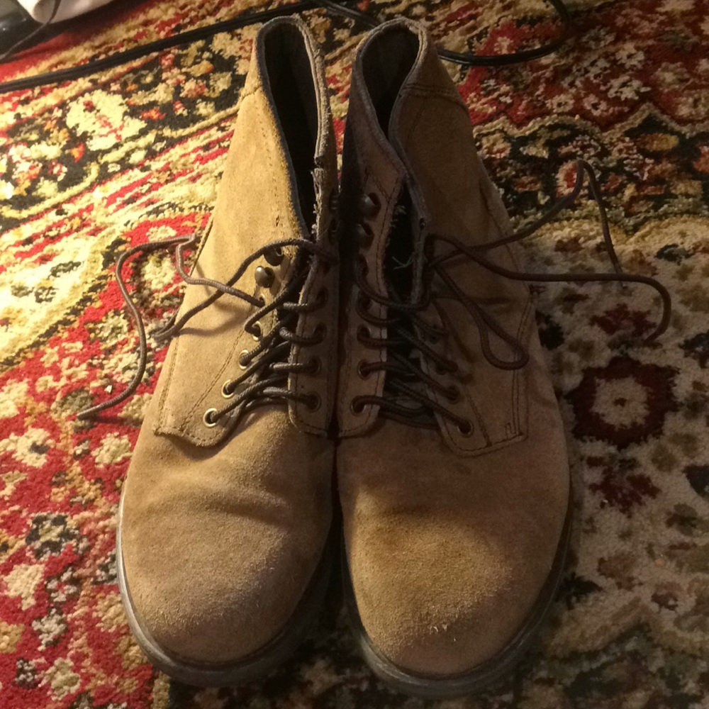 American Eagle leather boots